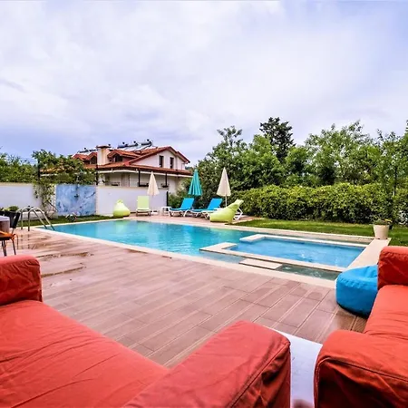 Holiday home Maximus - Solo 4 Bedroom Sea View Private