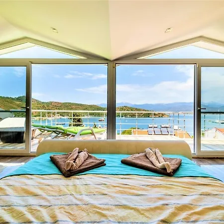 Maximus - Solo 4 Bedroom Sea View Private Holiday home Fethiye
