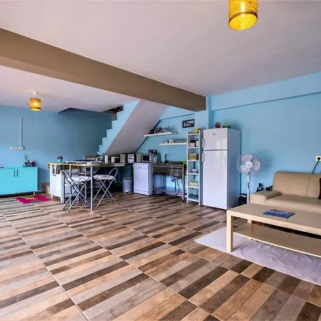 Maximus - Solo 4 Bedroom Sea View Private