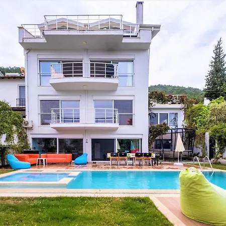 Maximus - Solo 4 Bedroom Sea View Private Feriehus *